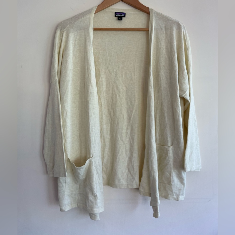 Patagonia light yellow cardigan with pockets Organic Cotton size Large